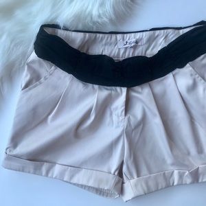 Alythea pleated Anthropologie shorts • Size Medium